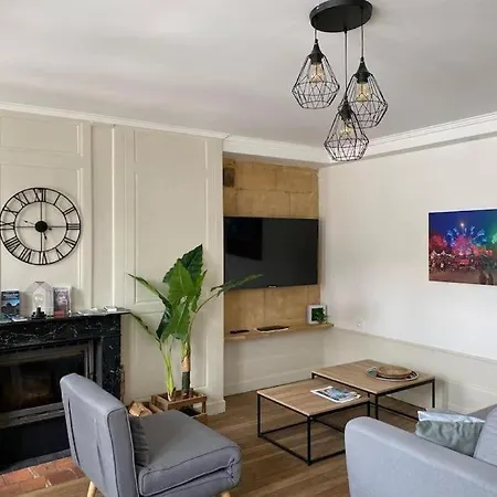 Charme Ardennais 아파트 Charleville-Mézières
